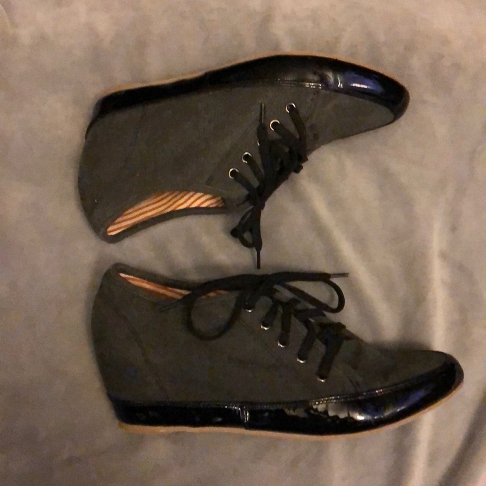 80%20 Black Wedge Sneakers